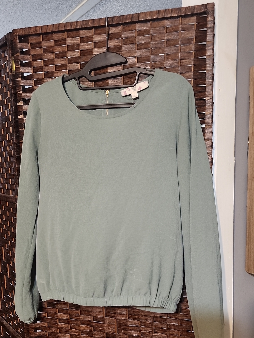 ❤️3 For 10.❤️Hippie Rose Sage Green Long-Sleeve Top with Back Zip